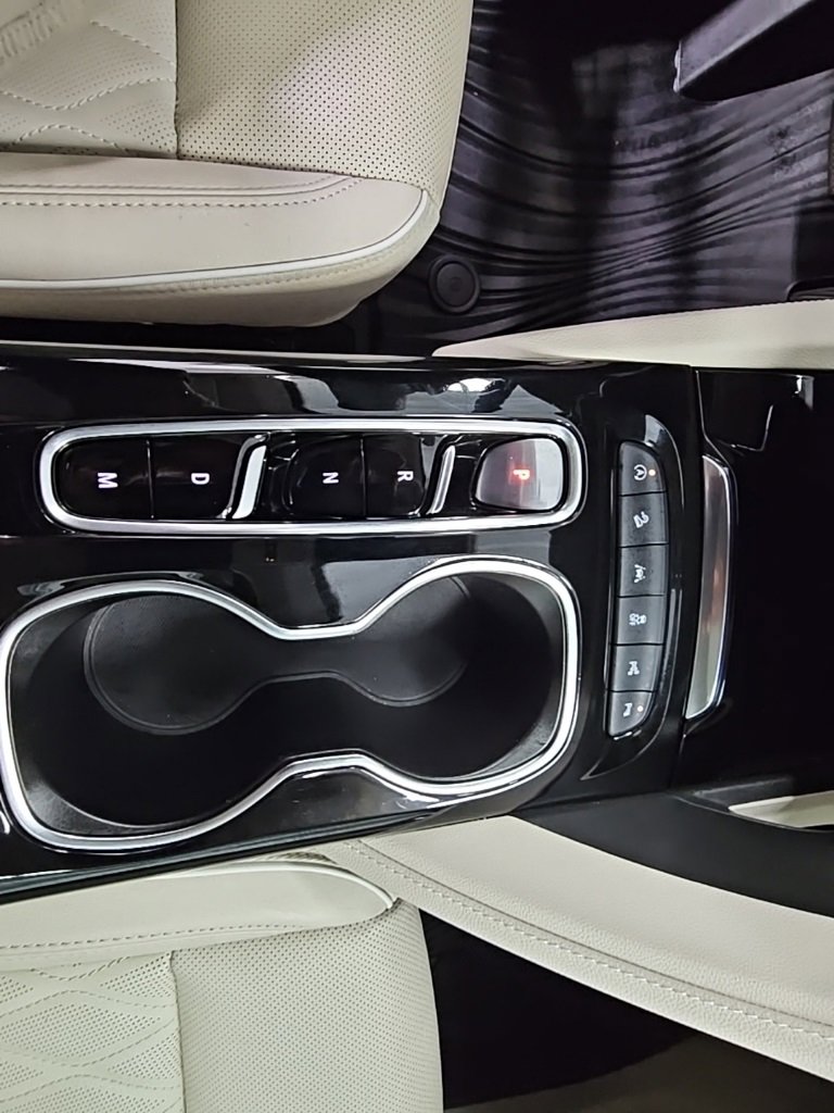 Used 2023 Buick Envision Avenir image 22