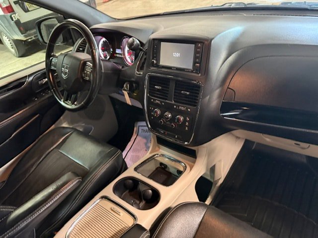 Certified 2020 Dodge Grand Caravan SXT FWD image 11