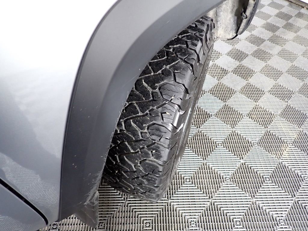 Used 2023 Toyota Tacoma TRD Off-Road w/ TRD Premium Off Road Package image 37