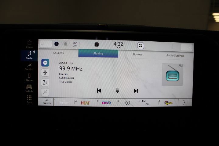 Used 2025 Jeep Wrangler Rubicon image 3