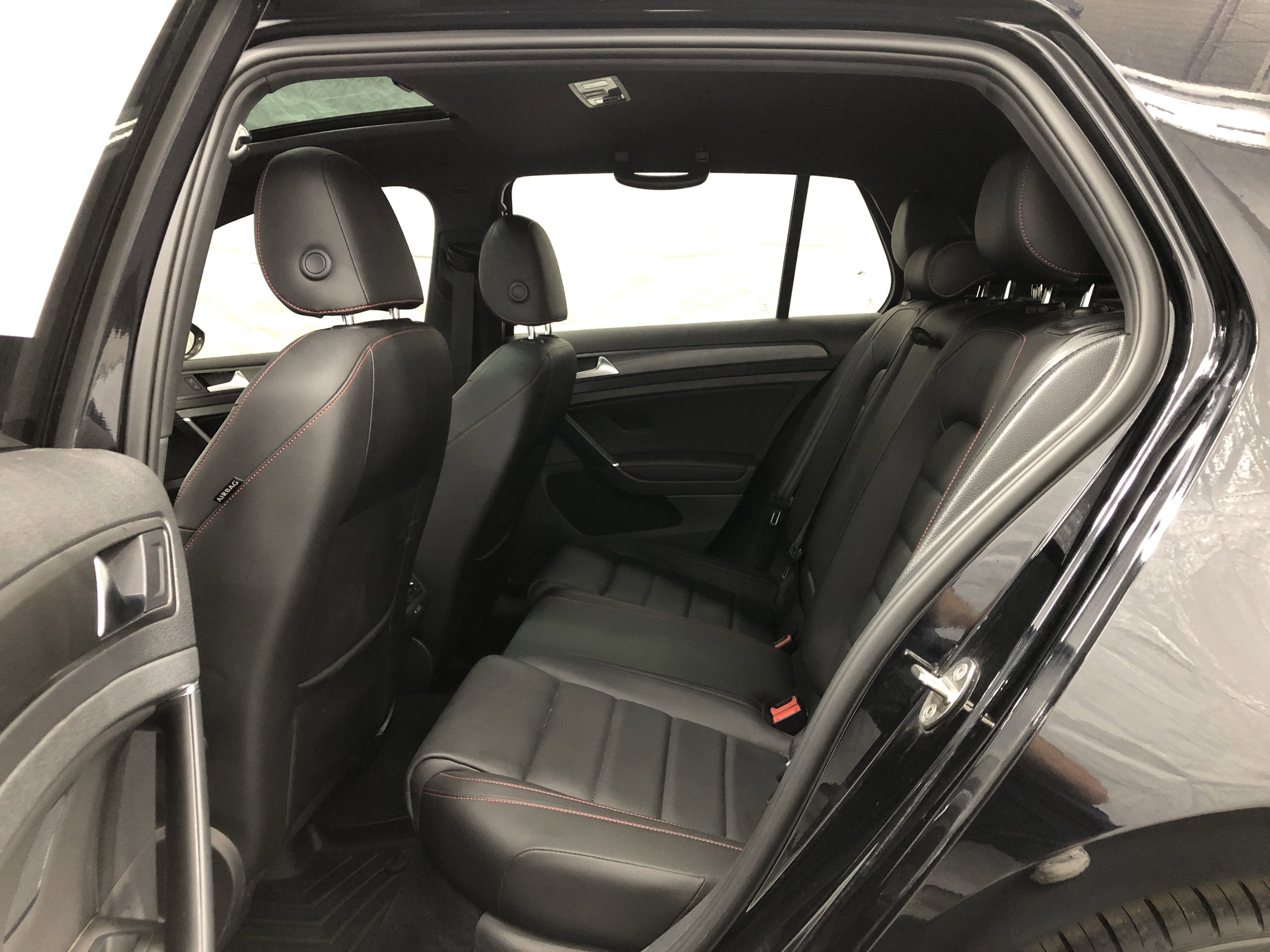 Used 2021 Volkswagen GTI SE image 7