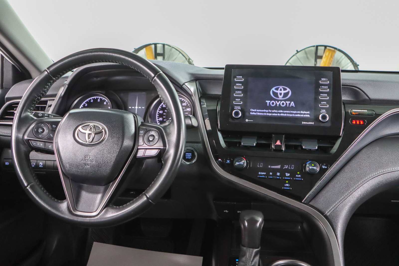 Used 2023 Toyota Camry SE w/ Convenience Package FWD image 17