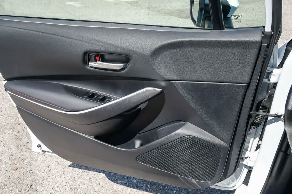 Used 2025 Toyota Corolla SE w/ Convenience Package FWD image 24