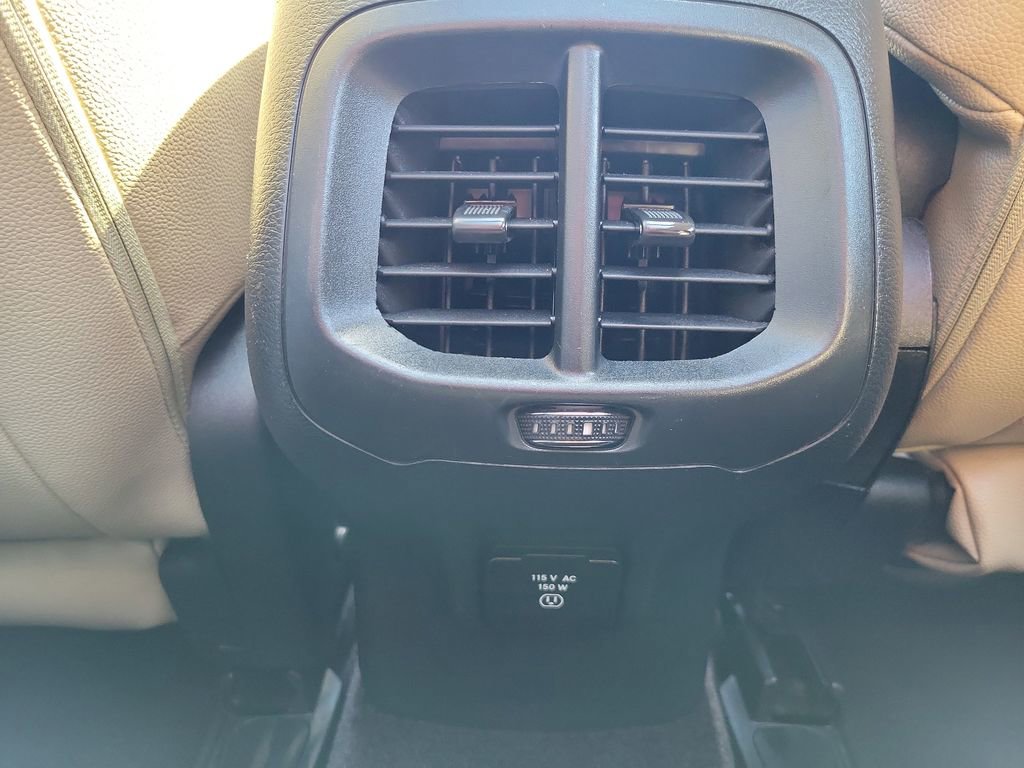 Used 2016 Jeep Cherokee Latitude w/ Comfort/Convenience Group FWD image 11