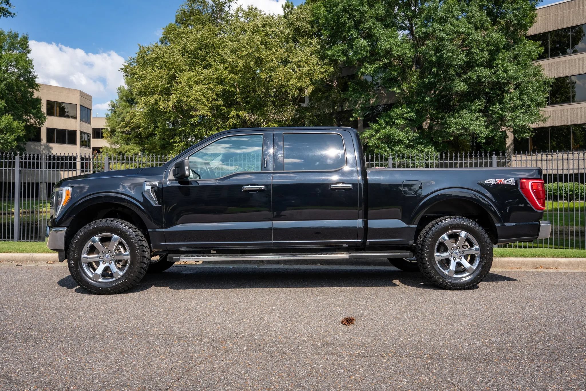 Used 2023 Ford F150 XLT w/ Equipment Group 302A High AWD/4WD image 9
