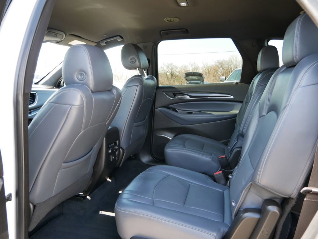Used 2023 Buick Enclave Essence AWD/4WD image 16