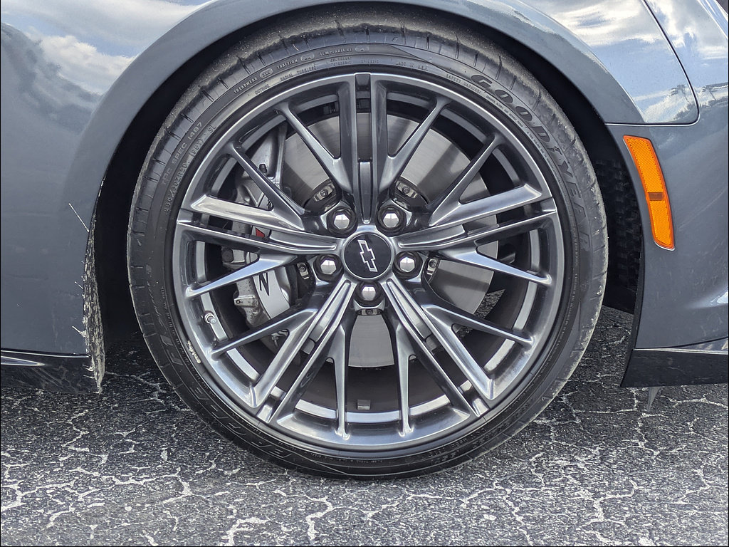Used 2020 Chevrolet Camaro ZL1 RWD image 14