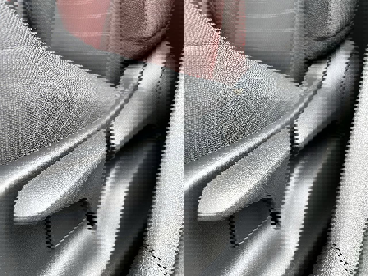 Used 2025 Toyota Corolla SE FWD image 23