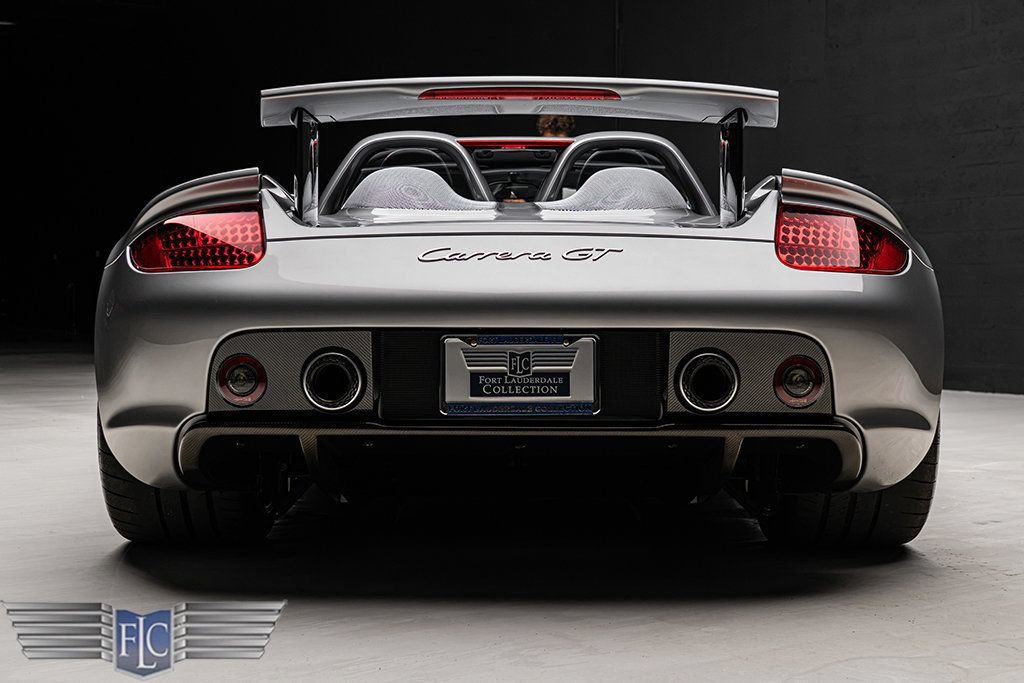 Used 2005 Porsche Carrera GT RWD image 6