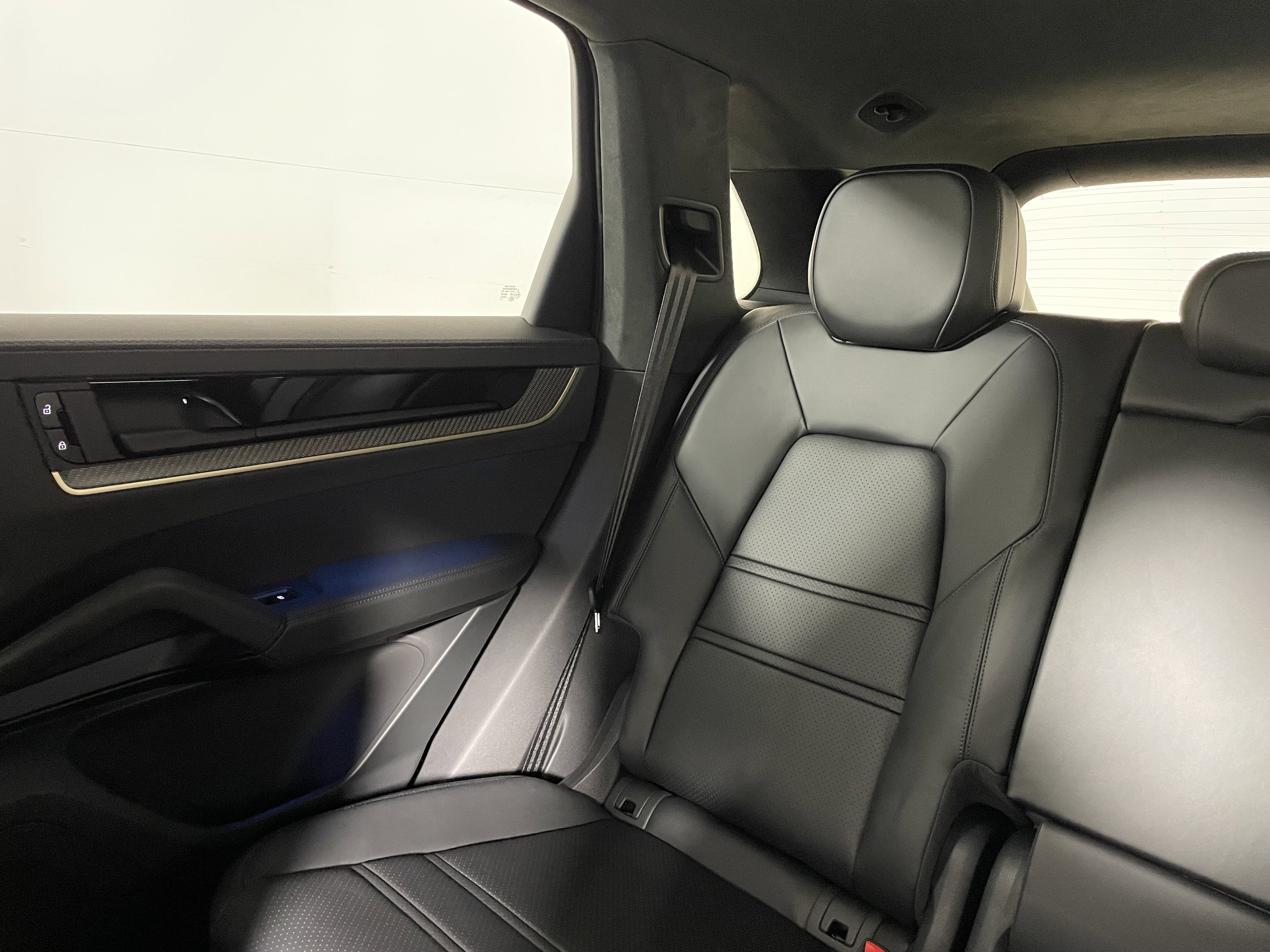 New 2026 Porsche Cayenne GTS image 15