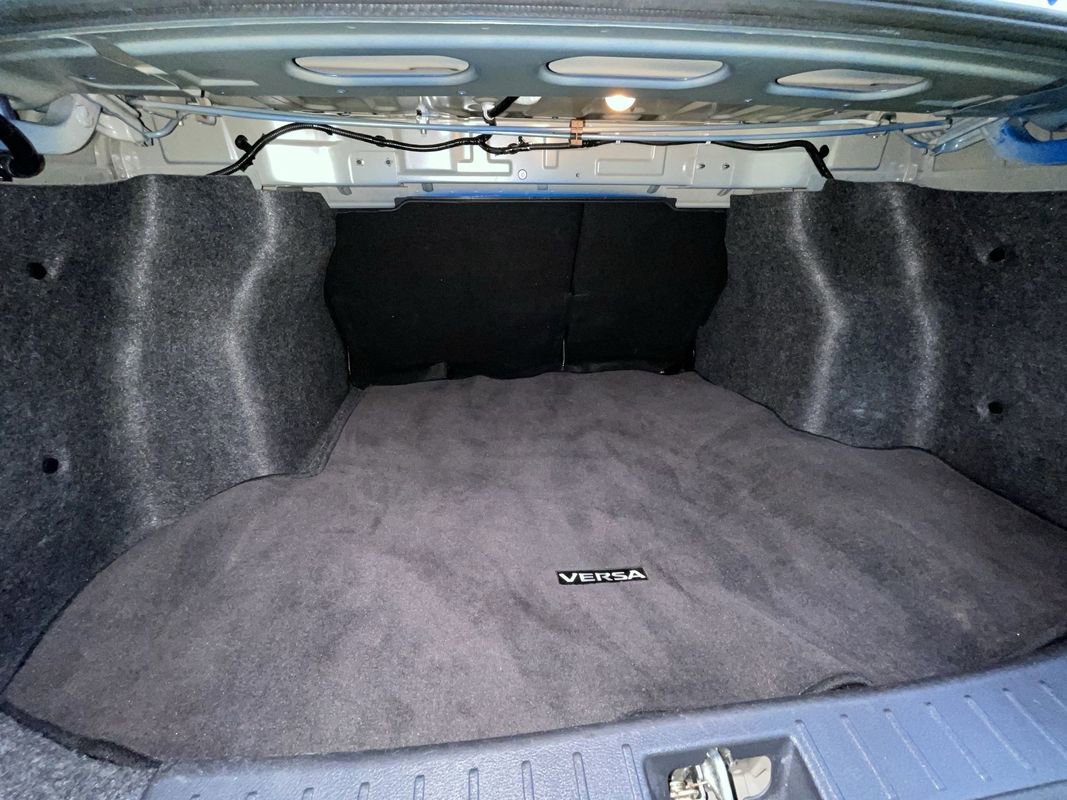 Used 2021 Nissan Versa SV image 27