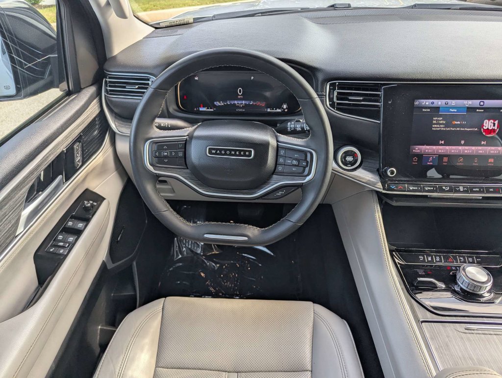 Used 2024 Jeep Wagoneer Series II AWD/4WD image 16