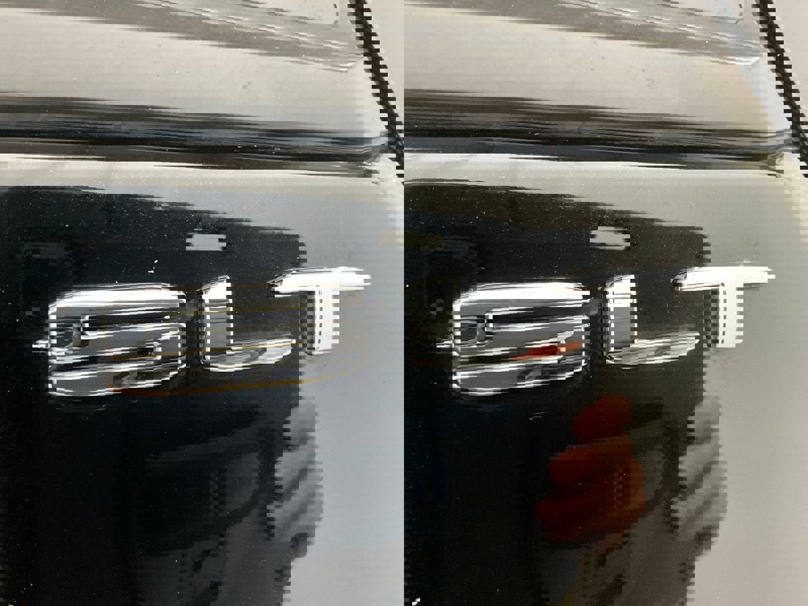 Used 2024 GMC Terrain SLT image 29