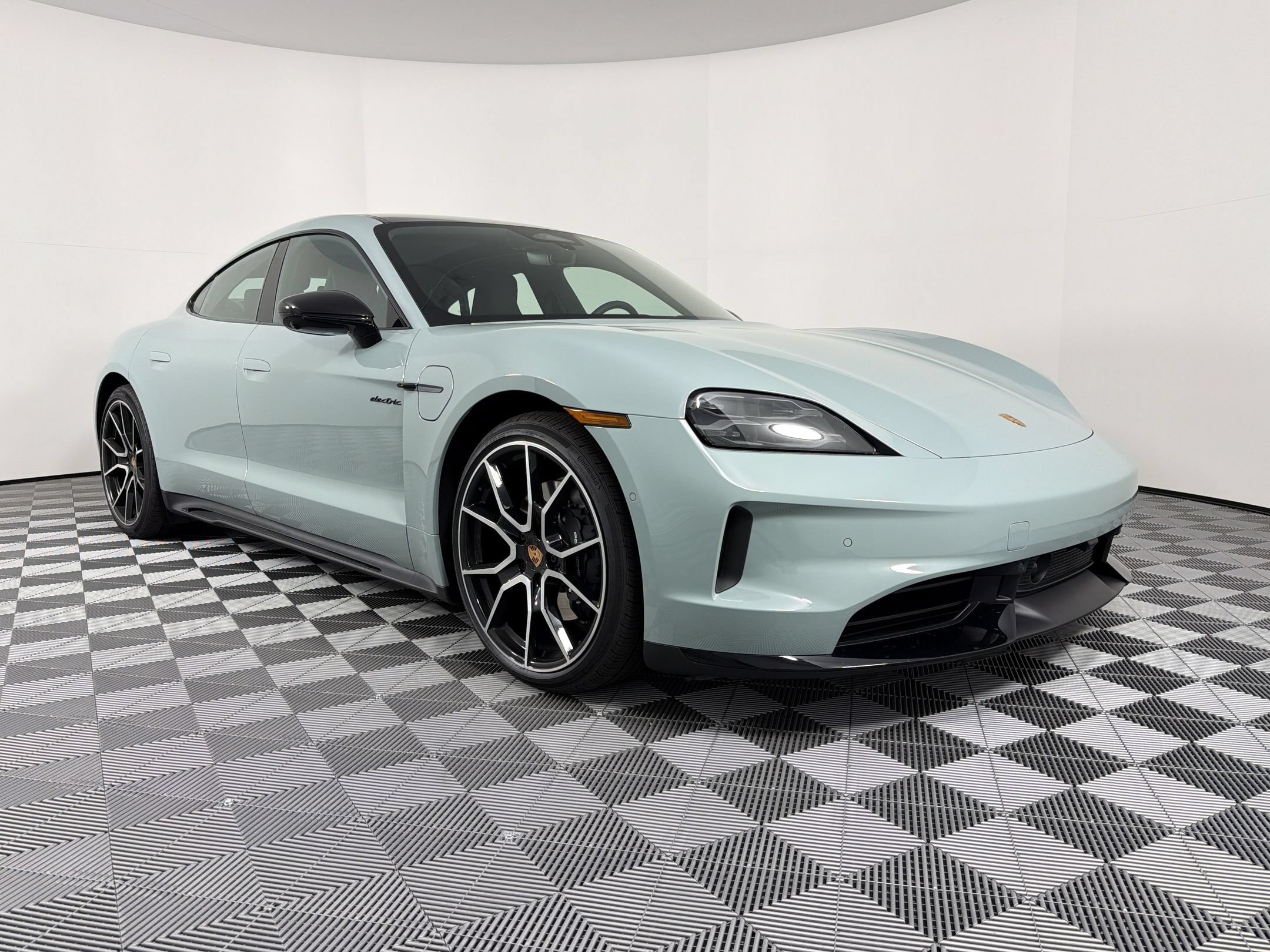 New 2026 Porsche Taycan AWD/4WD image 7