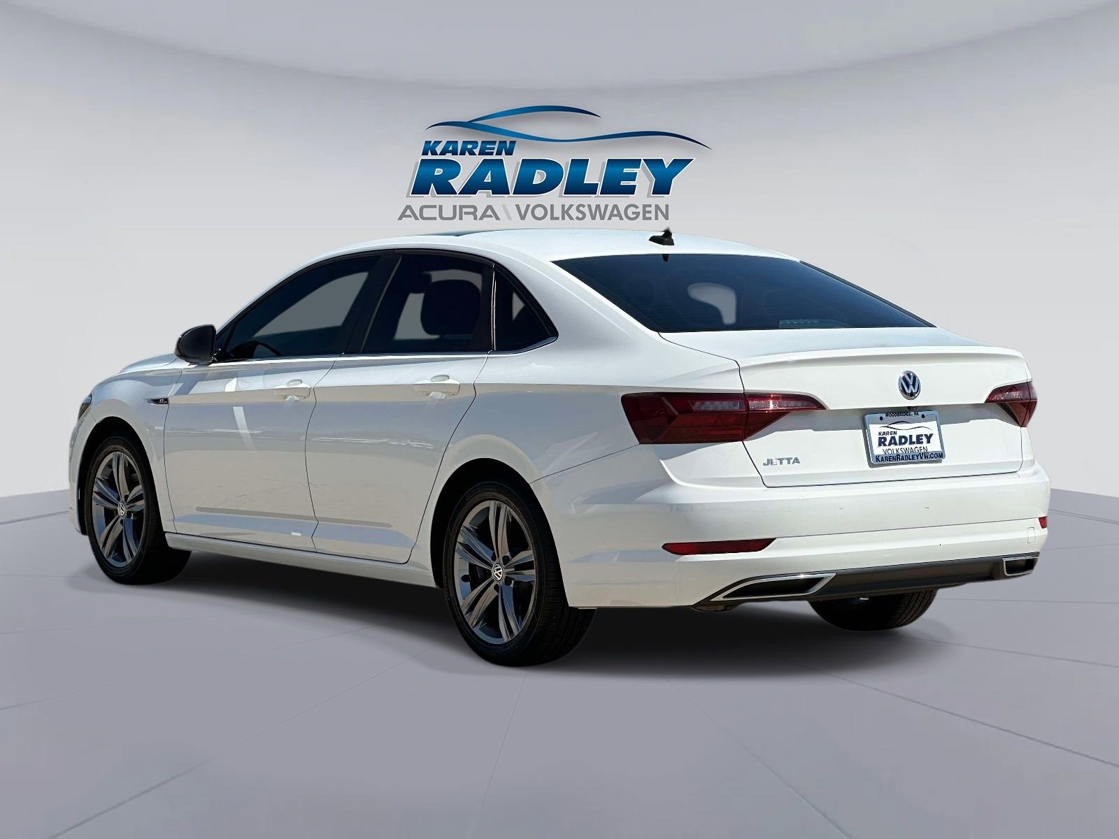 Used 2020 Volkswagen Jetta R-Line w/ R-Line Cold Weather Package image 4