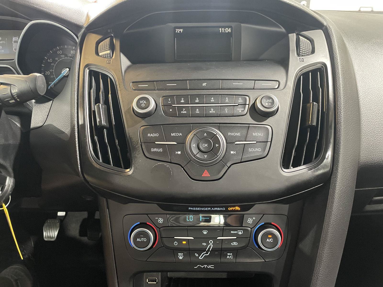 Certified 2018 Ford Focus SE FWD image 26