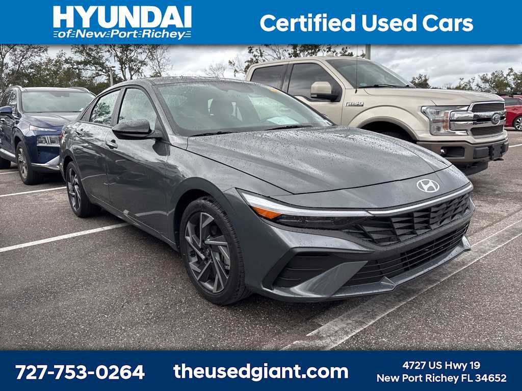 Certified 2025 Hyundai Elantra Sport image 4