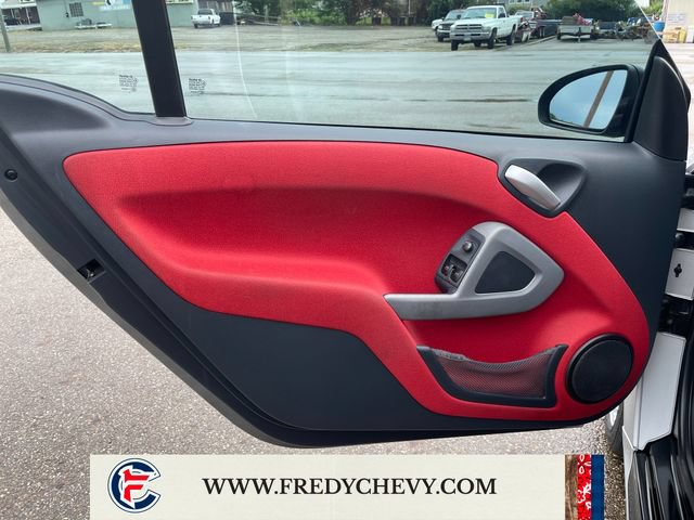 Used 2011 smart fortwo passion RWD image 11