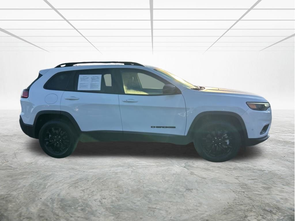 Used 2023 Jeep Cherokee Altitude Lux image 3