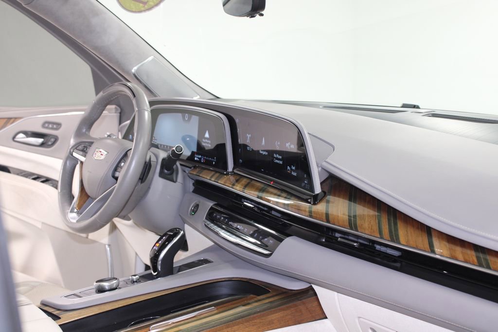 Used 2021 Cadillac Escalade Premium Luxury Platinum w/ Heavy-Duty Trailer Package image 33