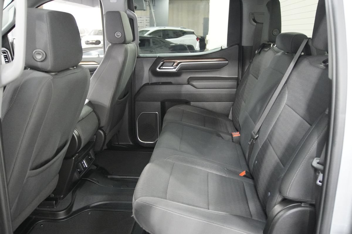 Used 2023 Chevrolet Silverado 1500 LT w/ Protection Package AWD/4WD image 11