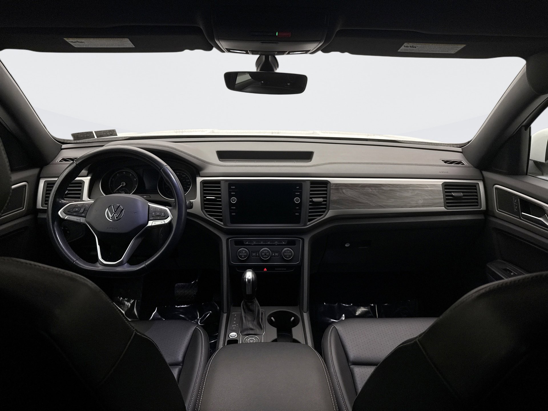 Used 2020 Volkswagen Atlas Cross Sport SE w/ Towing Package image 14