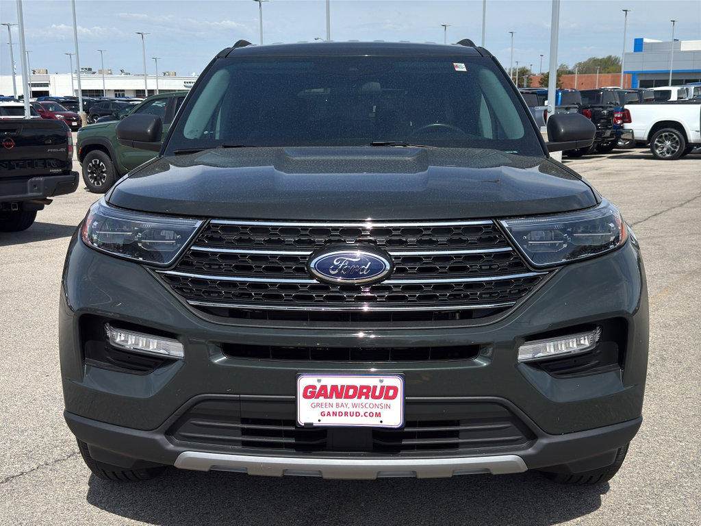 Used 2022 Ford Explorer XLT w/ Equipment Group 202A AWD/4WD image 3