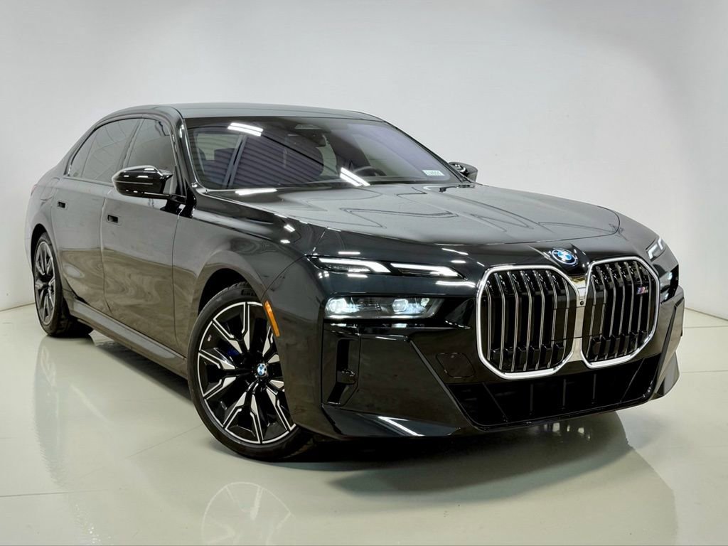 Used 2024 BMW i7 M70 w/ Premium Package image 8