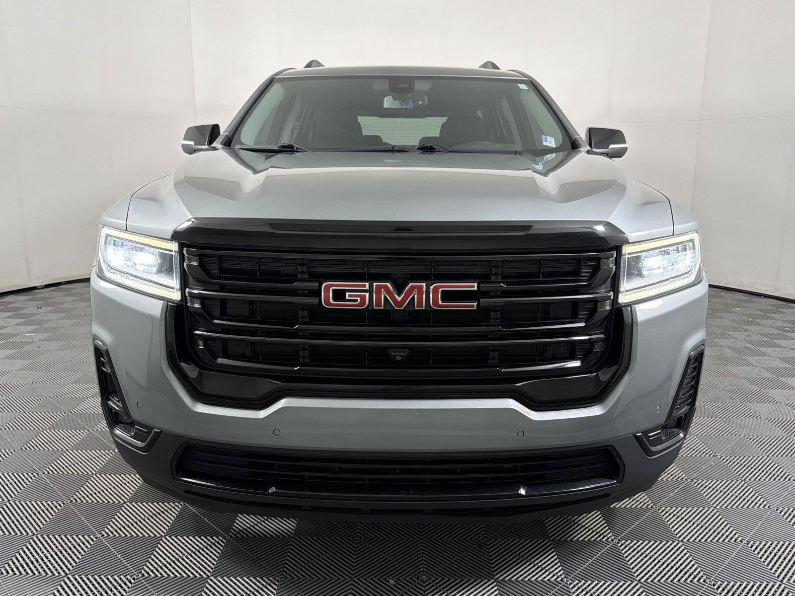 Certified 2023 GMC Acadia SLT w/ Elevation Edition FWD image 2