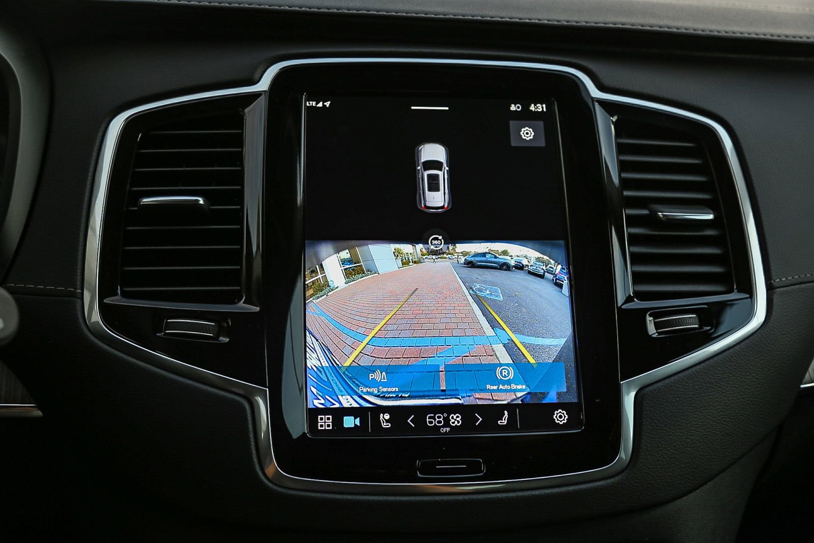 Used 2023 Volvo XC90 T8 Ultimate image 24