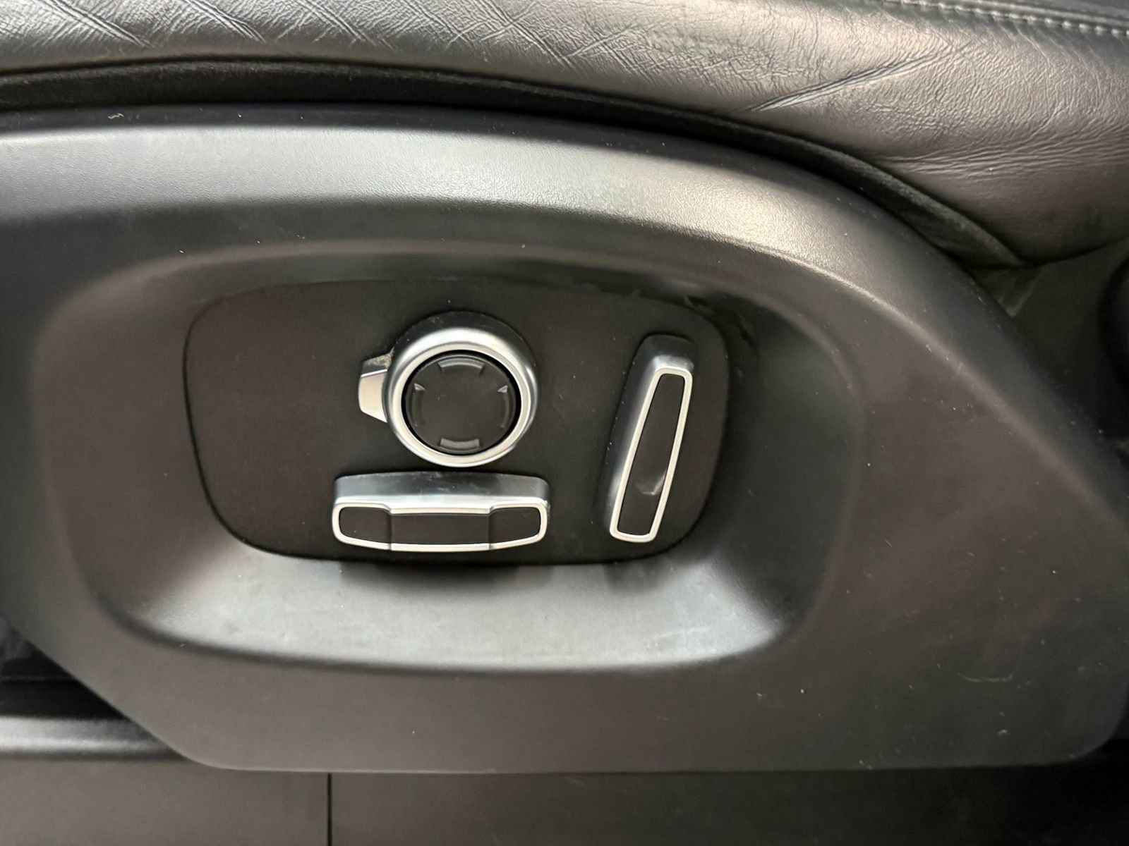 Used 2016 Land Rover Range Rover HSE image 27