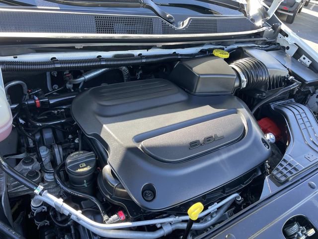 Used 2023 Chrysler Pacifica Limited image 36