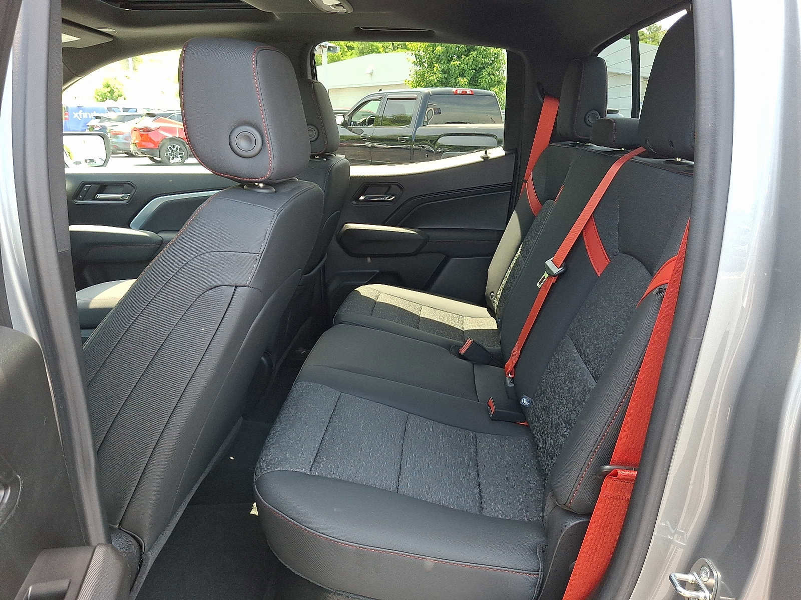 Used 2023 Chevrolet Colorado Z71 w/ Z71 Convenience Package 2 AWD/4WD image 10