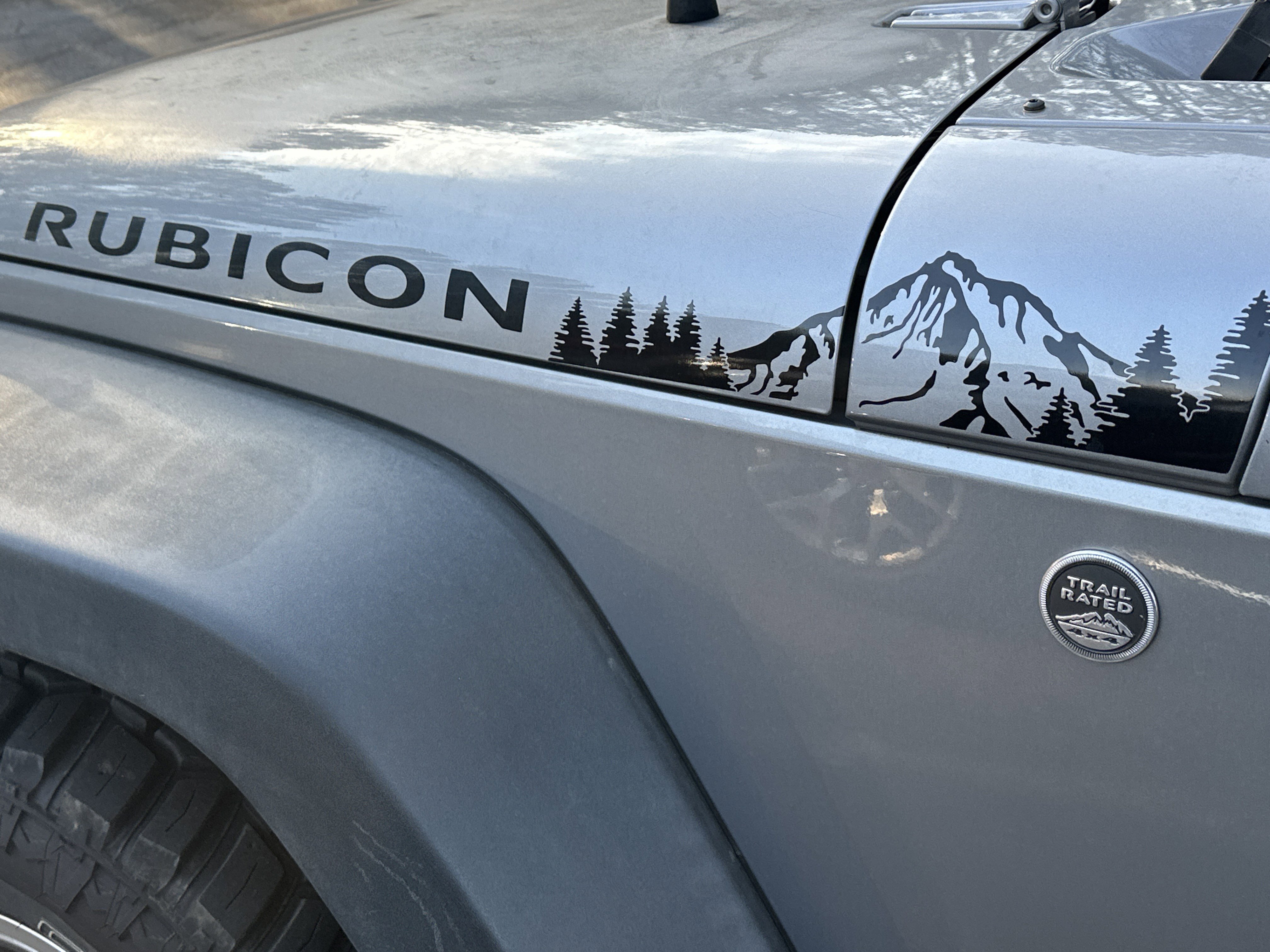 Used 2015 Jeep Wrangler Unlimited Rubicon w/ Connectivity Group image 5