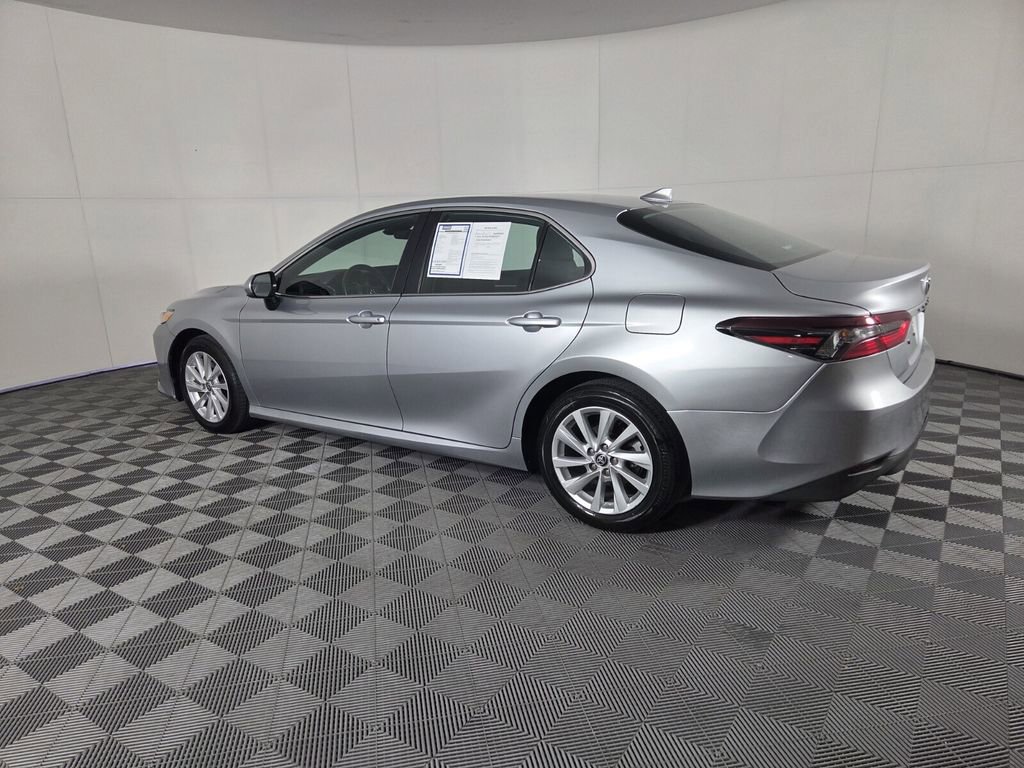 Used 2023 Toyota Camry LE FWD image 7