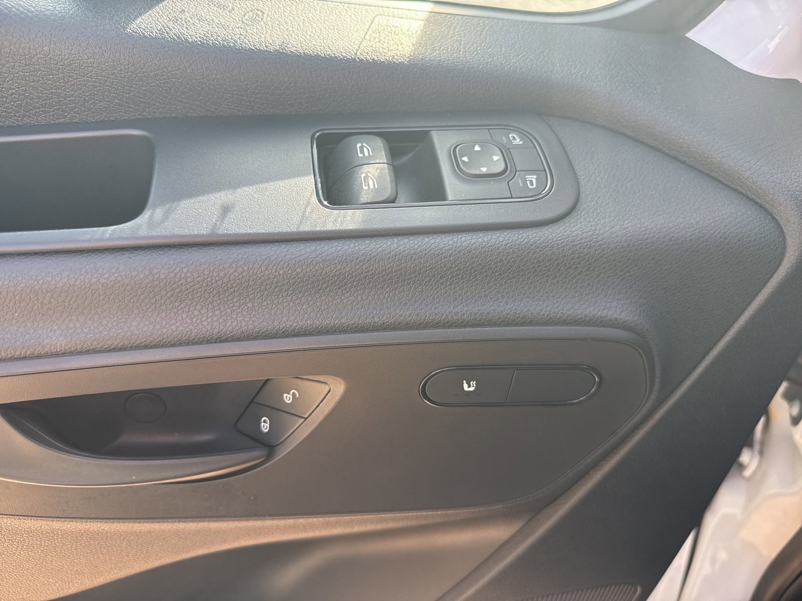 Used 2024 Mercedes-Benz Sprinter 2500 image 13