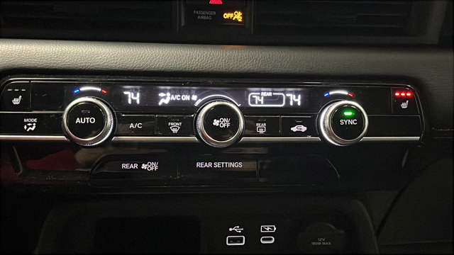 Used 2023 Honda Pilot Sport image 17