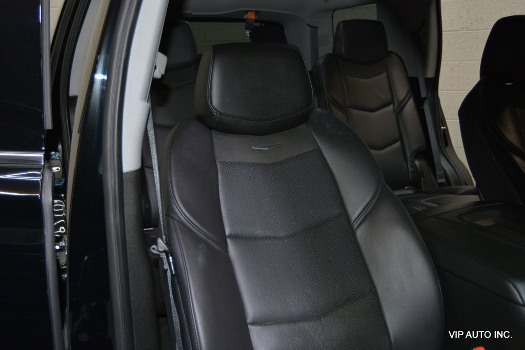 Used 2018 Cadillac Escalade Premium Luxury AWD/4WD image 20