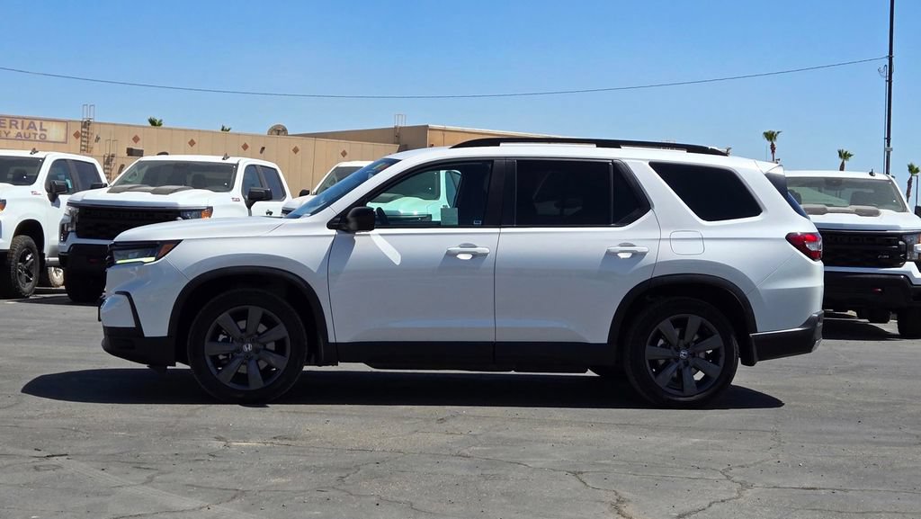 Used 2025 Honda Pilot Sport image 7