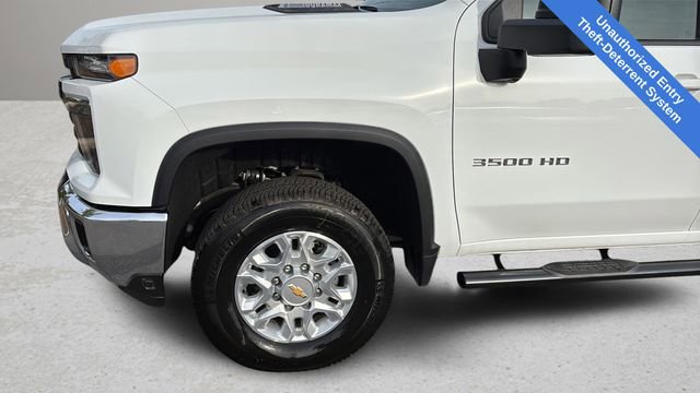 Used 2025 Chevrolet Silverado 3500 LT w/ Safety Package AWD/4WD image 36