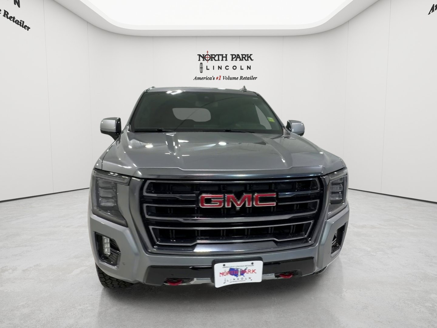 Used 2023 GMC Yukon XL AT4 w/ AT4 Premium Package AWD/4WD image 2