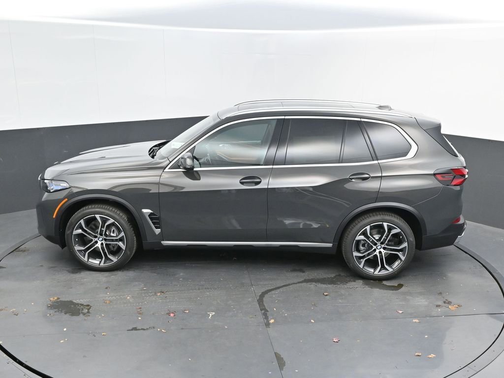 New 2026 BMW X5 sDrive40i w/ Parking Assistance Package RWD image 40