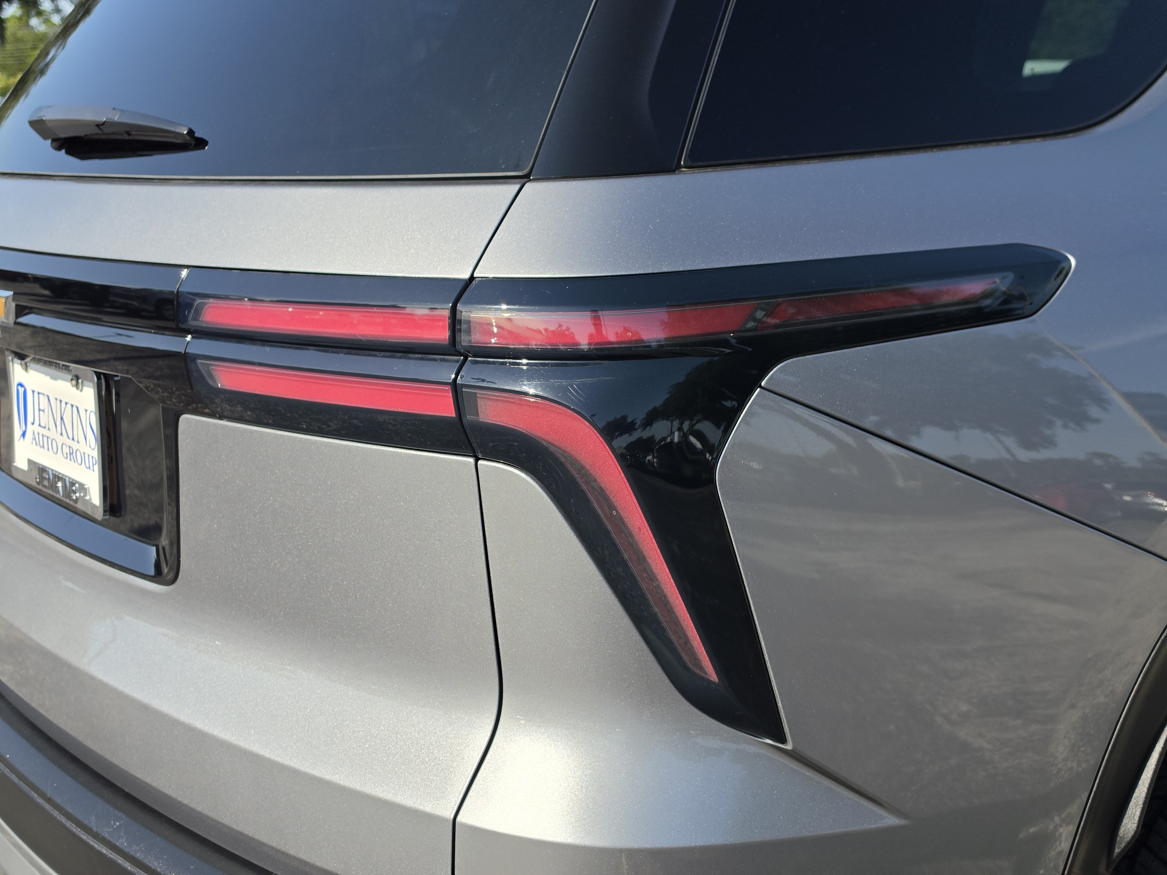Used 2025 Chevrolet Traverse LT FWD image 14