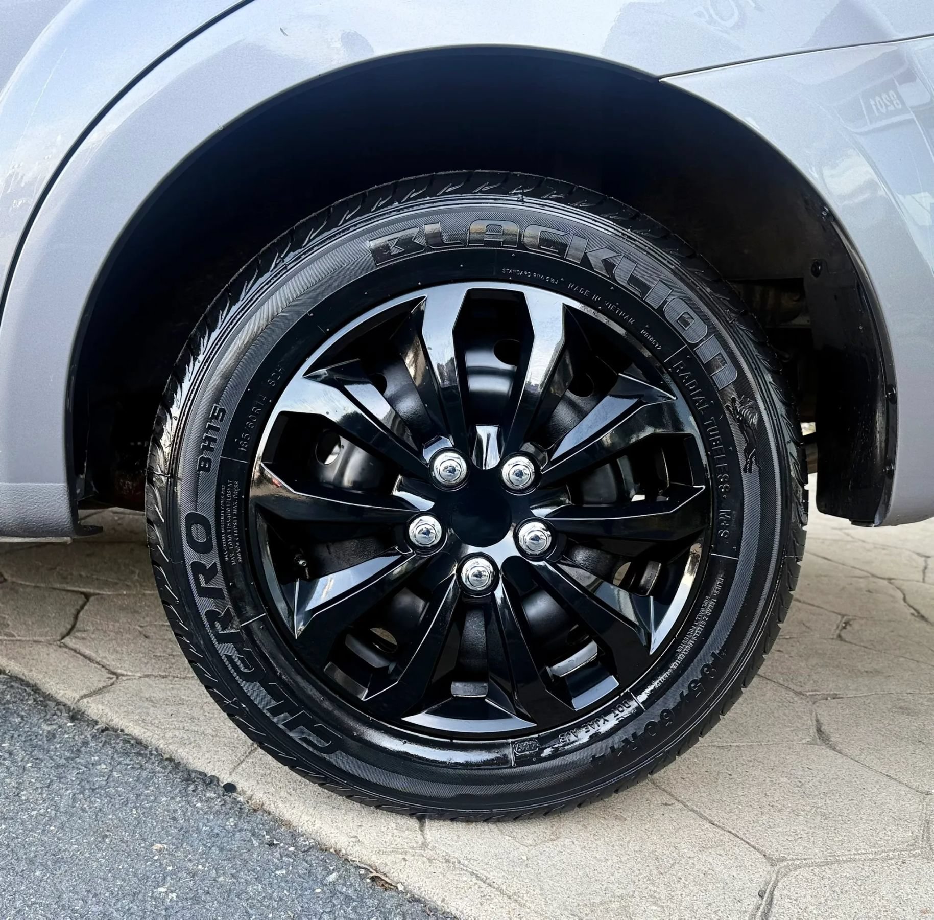 Used 2011 Chevrolet Aveo LT w/ Power and Convenience Package FWD image 36