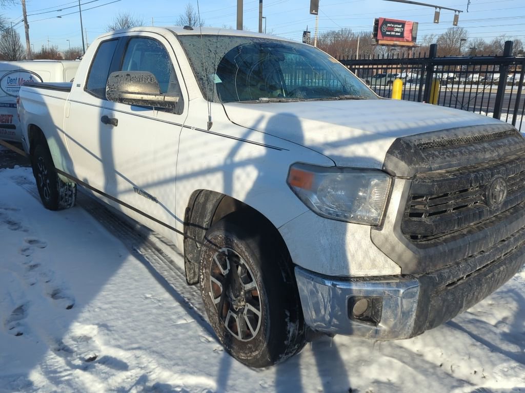 Used 2016 Toyota Tundra SR5 image 2