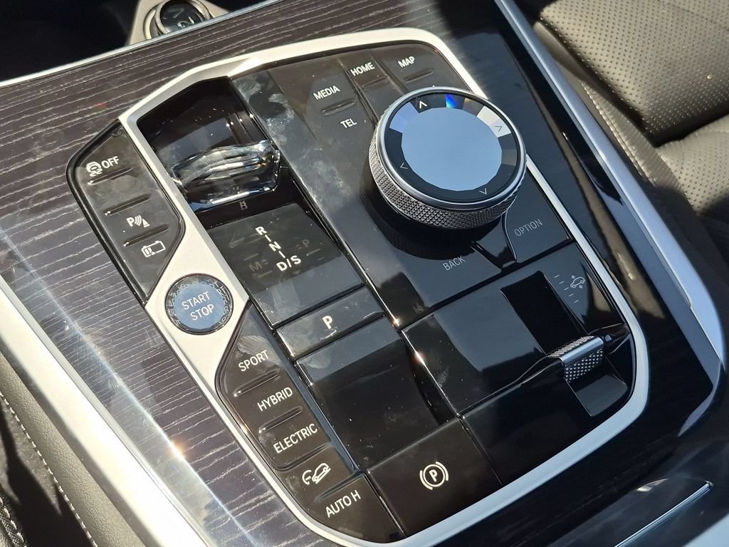 New 2026 BMW X5 xDrive50e w/ Executive Package AWD/4WD image 10