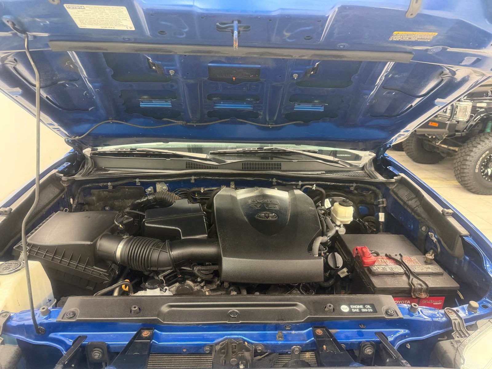 Used 2018 Toyota Tacoma TRD Sport w/ Technology Package AWD/4WD image 31