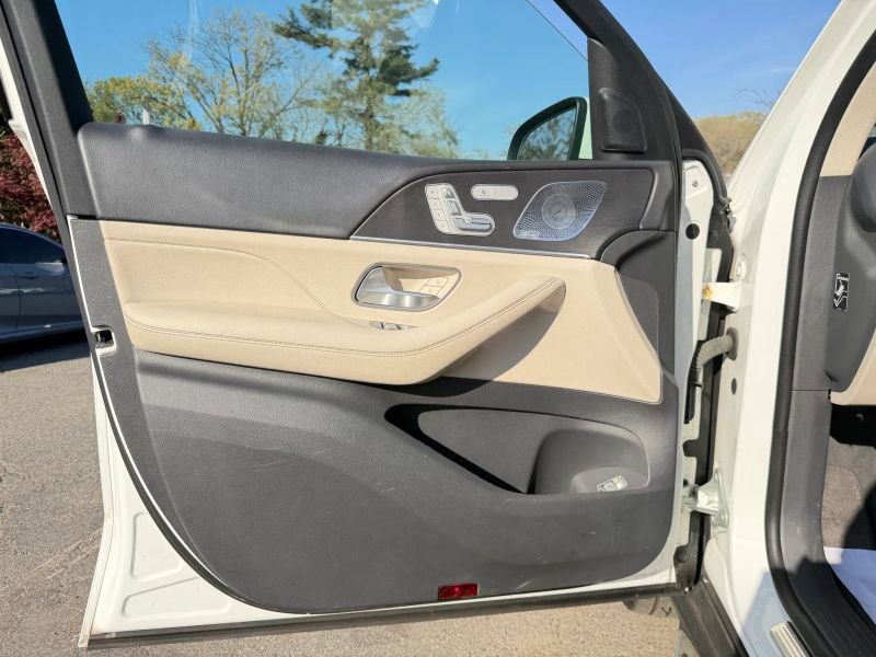 Used 2020 Mercedes-Benz GLE 350 4MATIC image 2