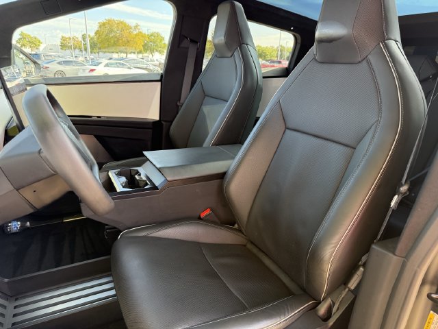 Used 2024 Tesla Cybertruck AWD Crew Cab image 21