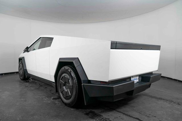 Used 2024 Tesla Cybertruck AWD Crew Cab image 6